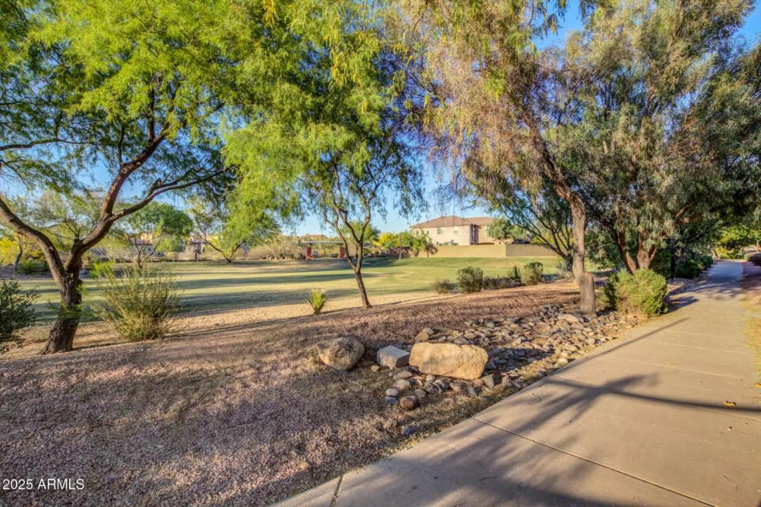 Real Estate Picture 33