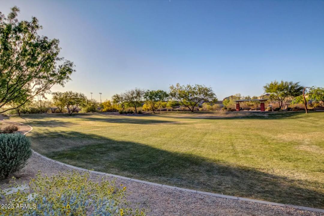 Real Estate Picture 34