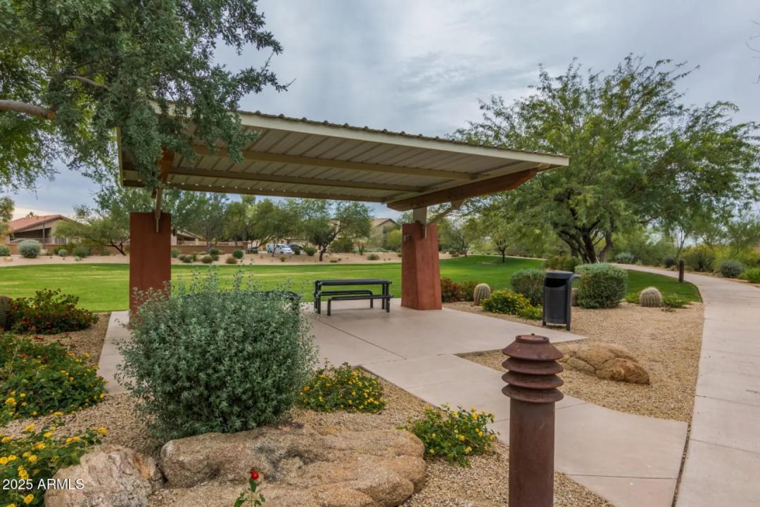 Real Estate Picture 38