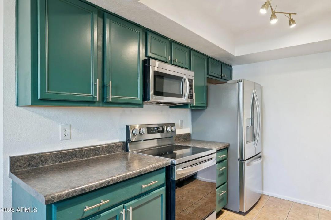 Real Estate Picture 13