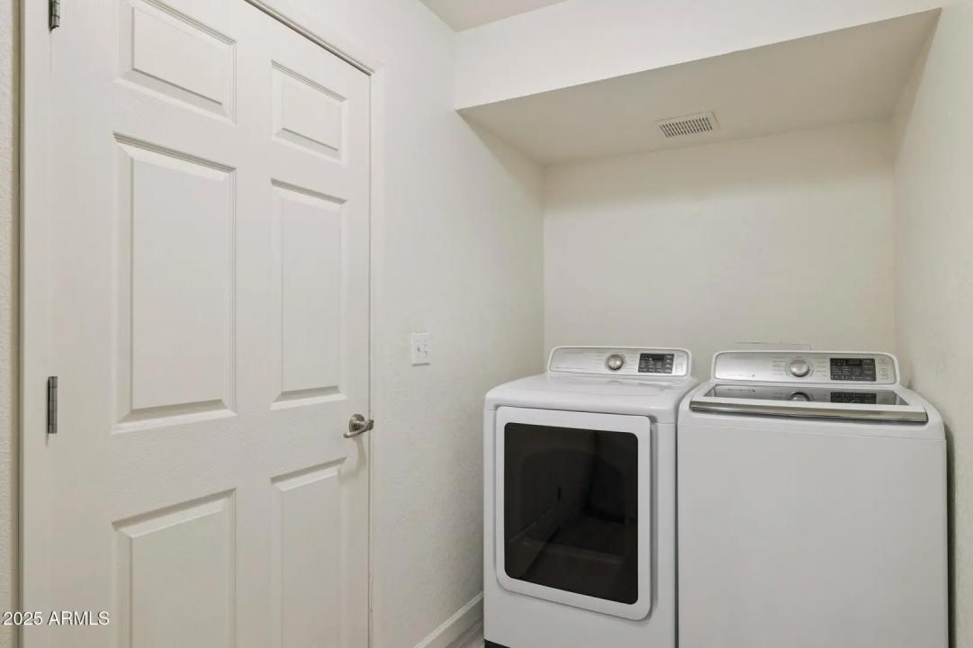 Real Estate Picture 17