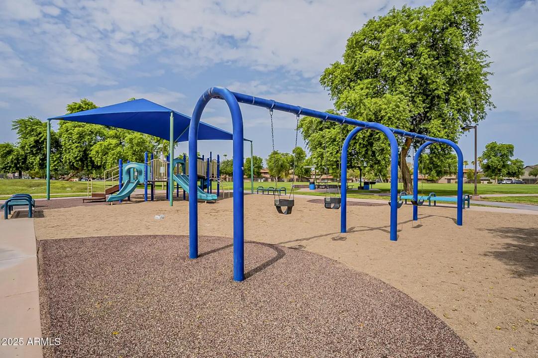 Real Estate Picture 22
