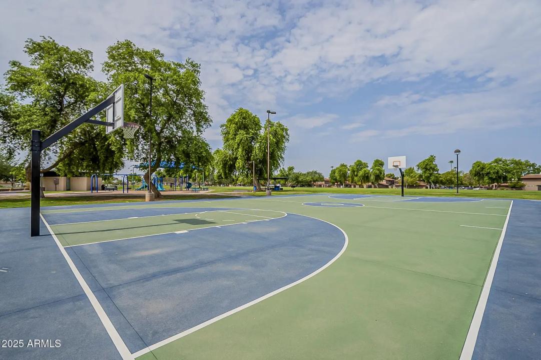 Real Estate Picture 24
