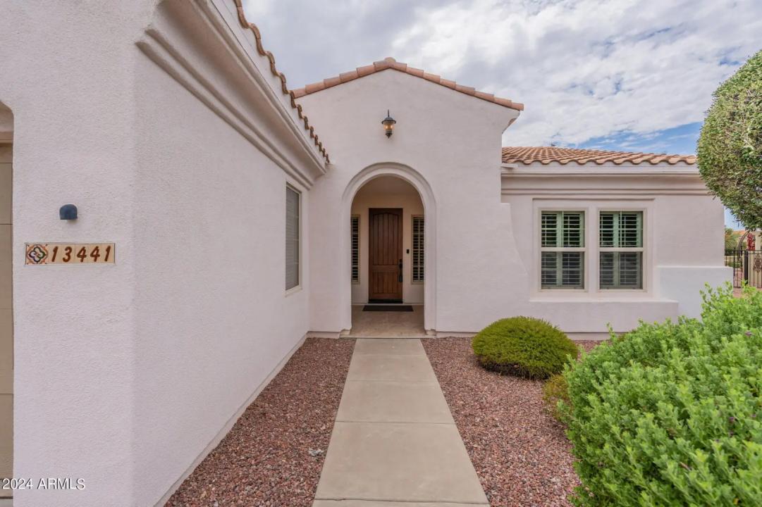 Real Estate Picture 4