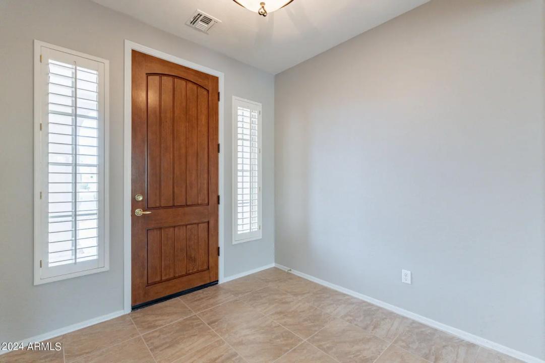 Real Estate Picture 6