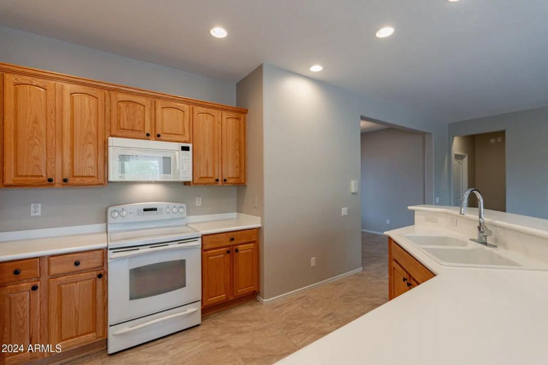 Real Estate Picture 7