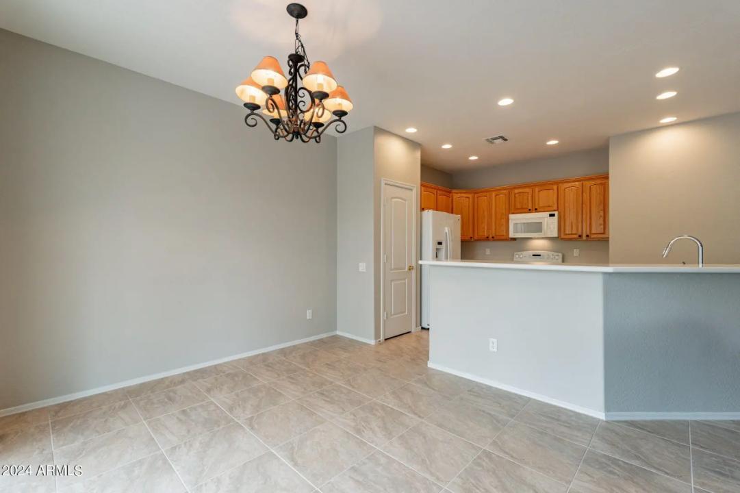 Real Estate Picture 12