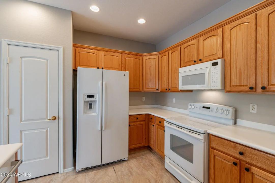 Real Estate Picture 13