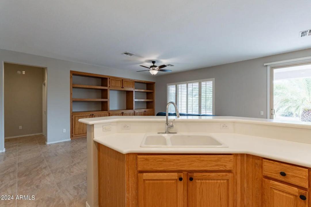 Real Estate Picture 14