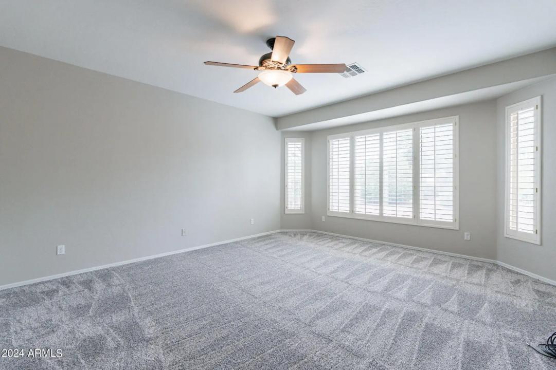 Real Estate Picture 16