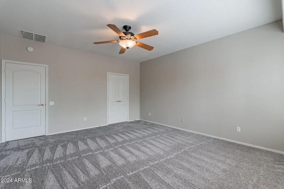 Real Estate Picture 17
