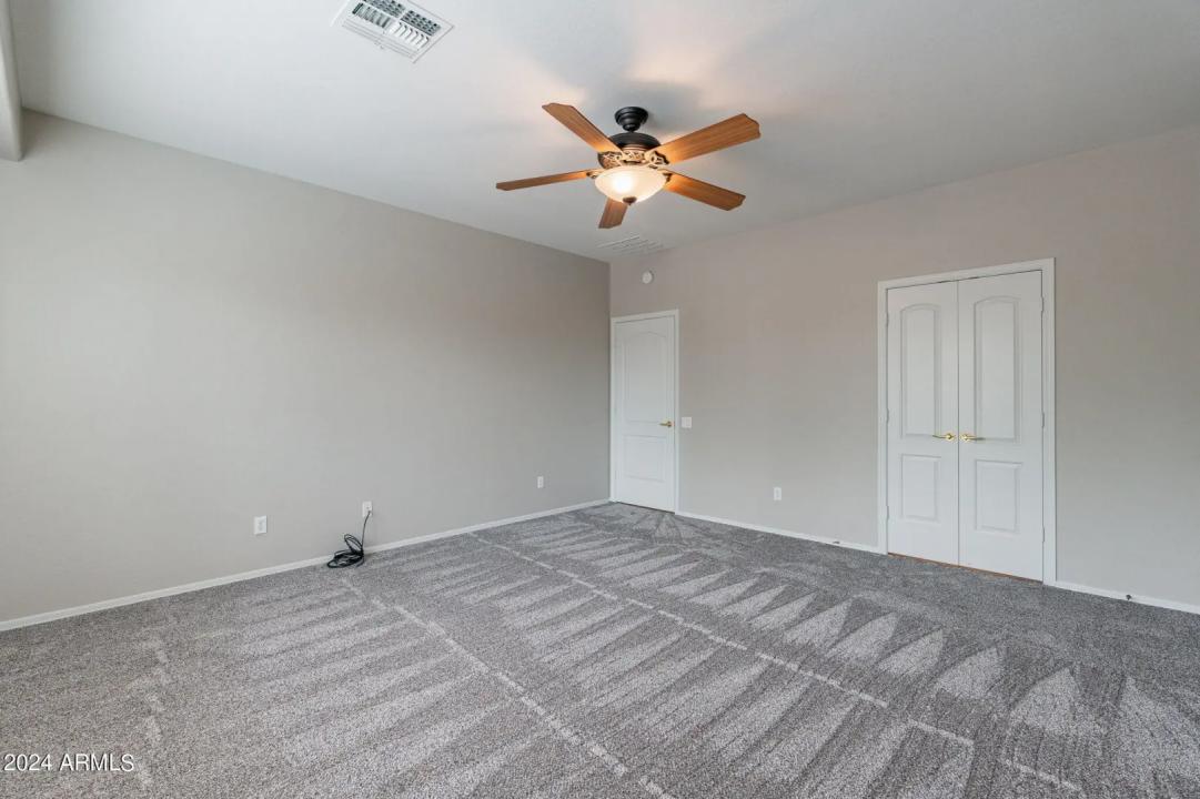 Real Estate Picture 18