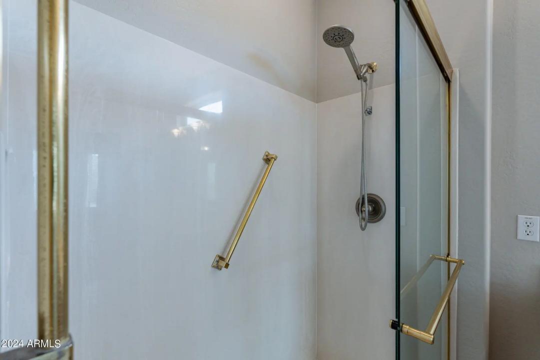 Real Estate Picture 22