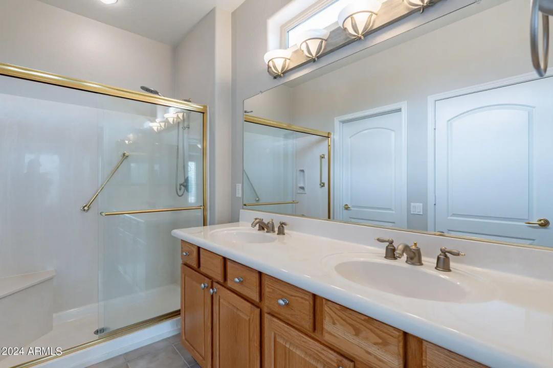 Real Estate Picture 23
