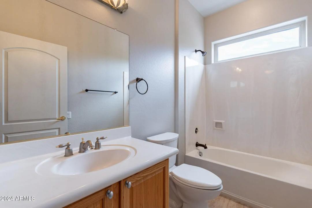 Real Estate Picture 27