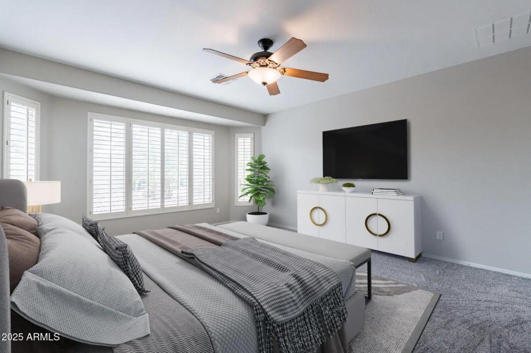 Real Estate Picture 11