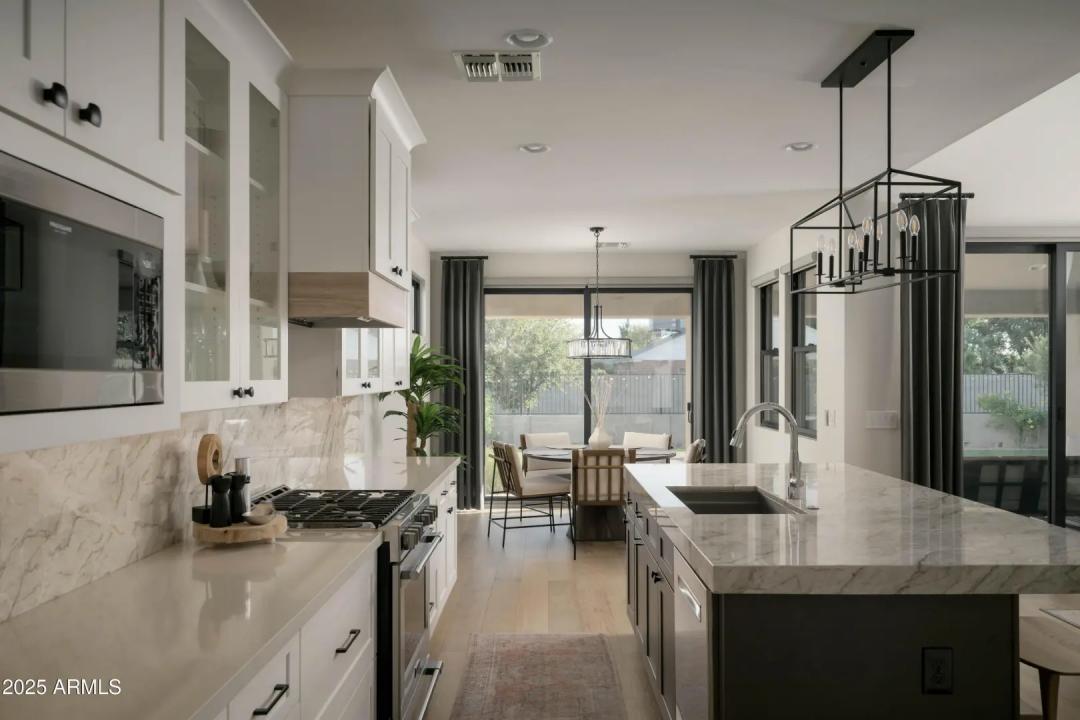 Real Estate Picture 7