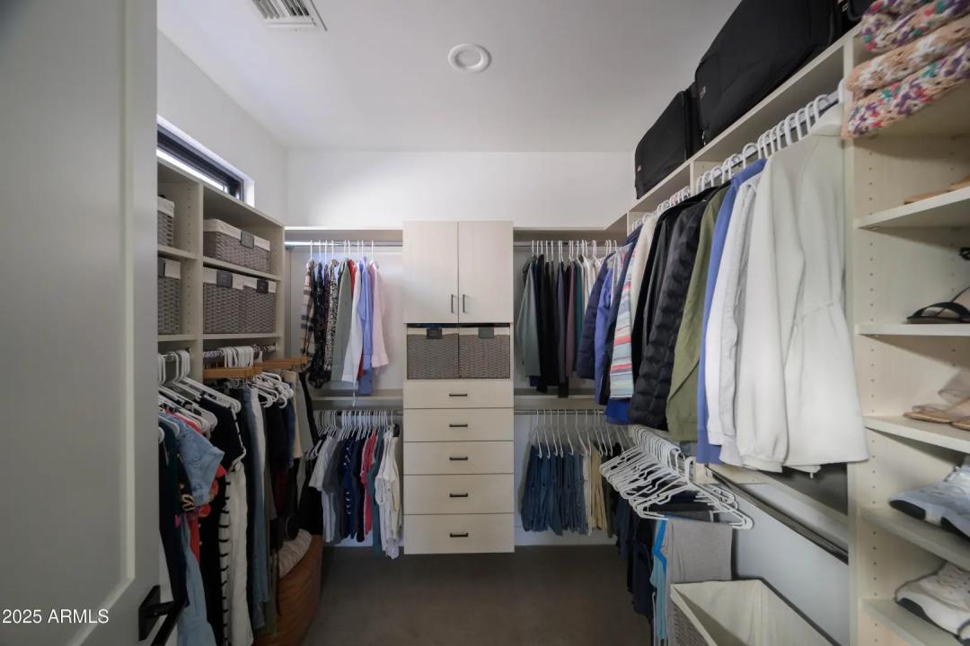 Real Estate Picture 18