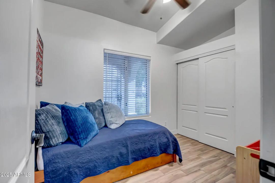 Real Estate Picture 22