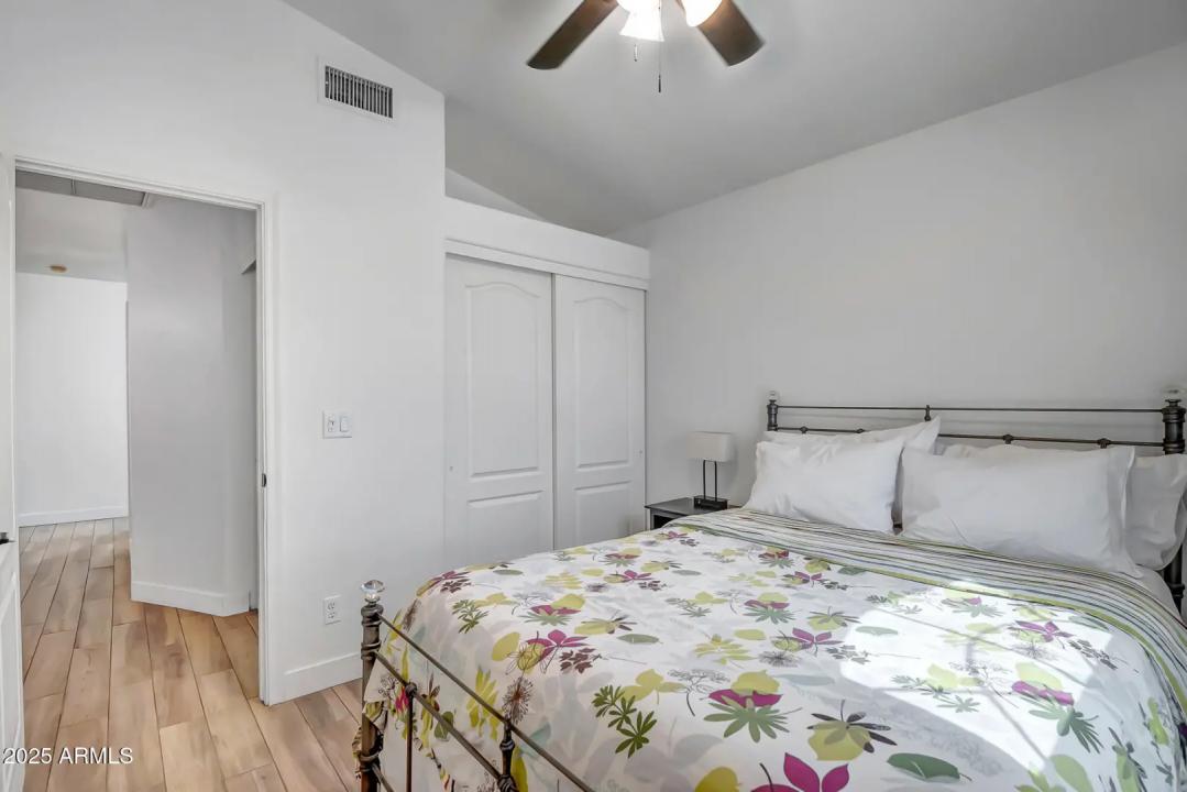 Real Estate Picture 25