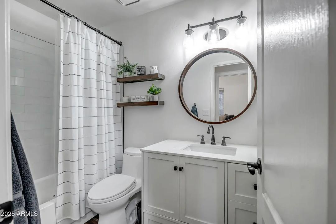 Real Estate Picture 23