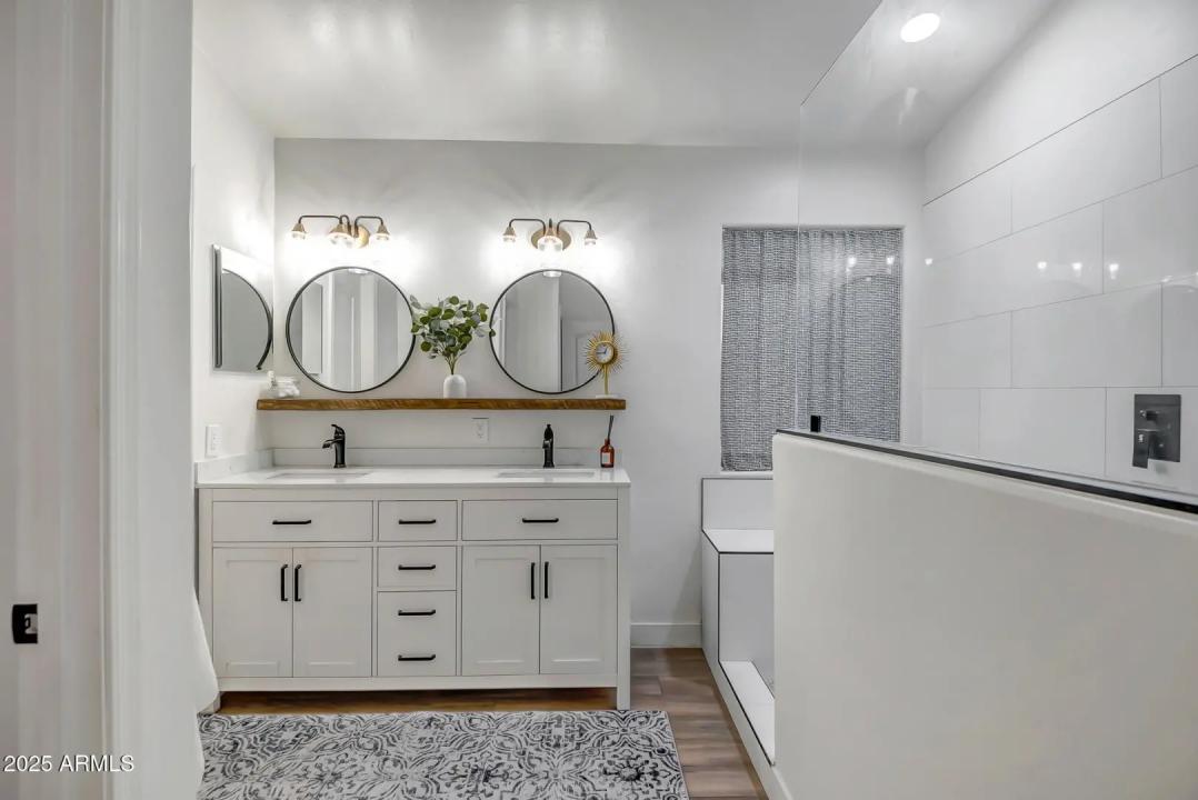 Real Estate Picture 18