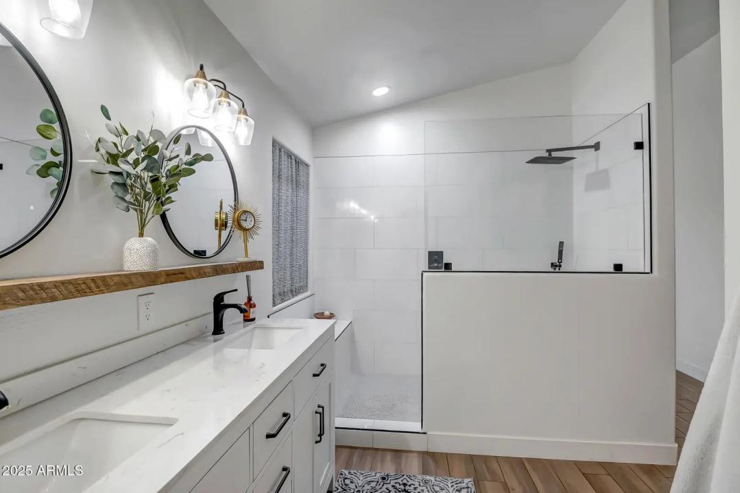 Real Estate Picture 20