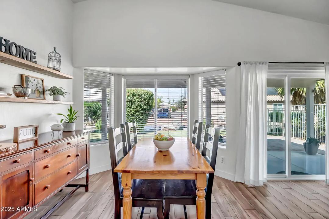 Real Estate Picture 11