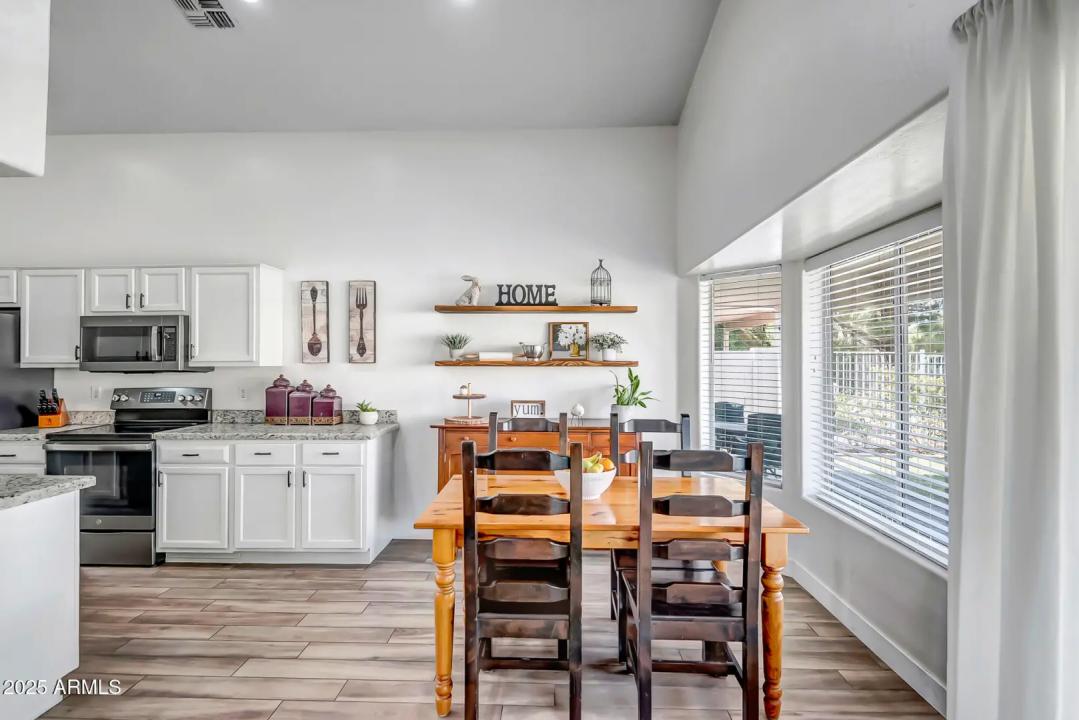 Real Estate Picture 9