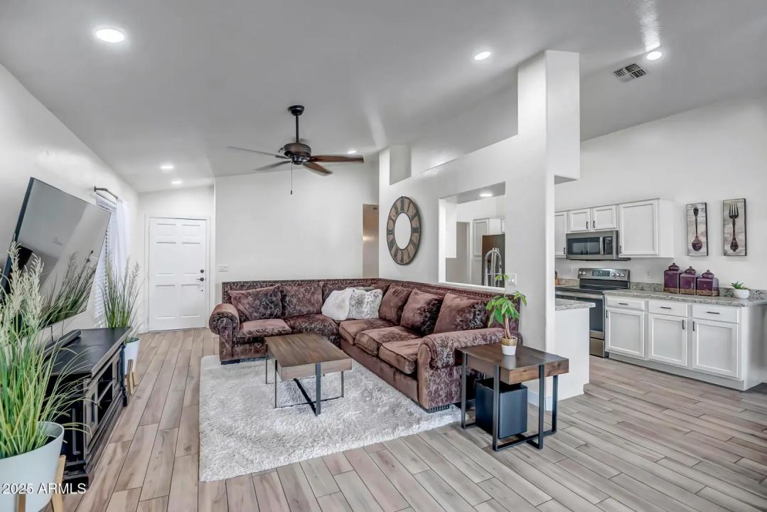Real Estate Picture 6