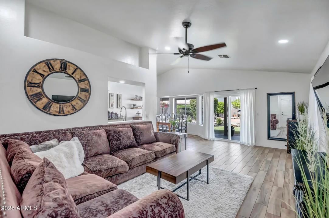 Real Estate Picture 7