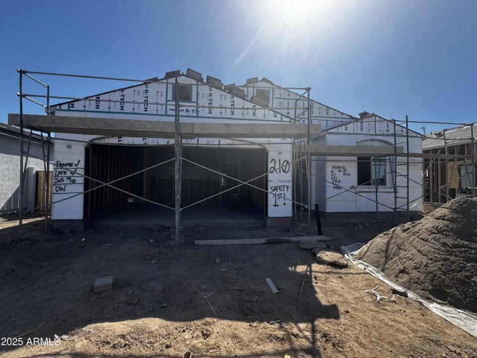 Real Estate Picture 3