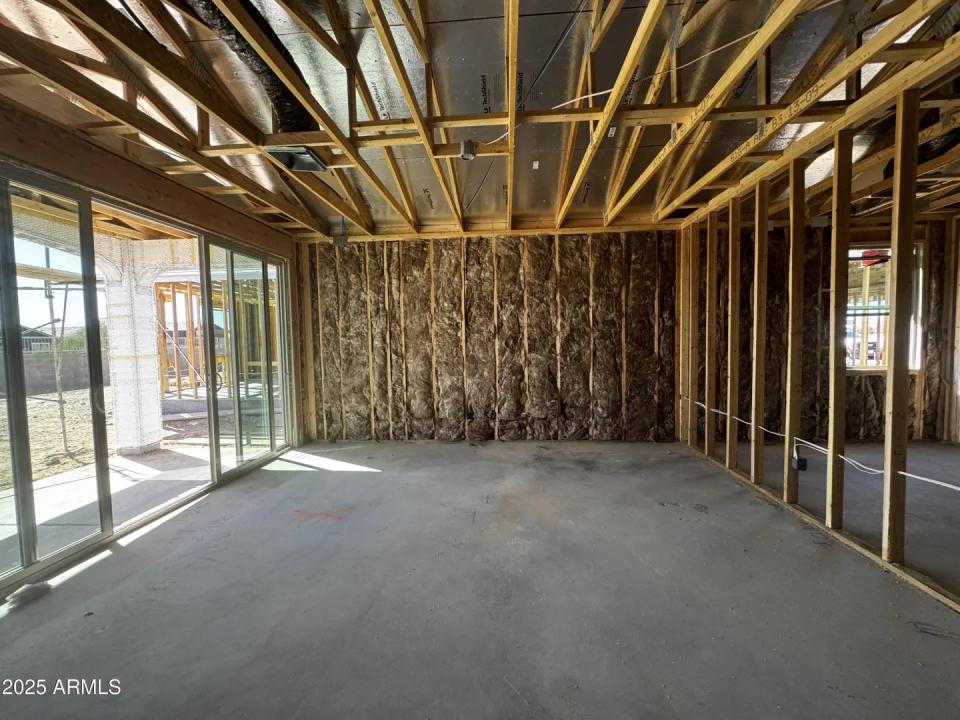 Real Estate Picture 4