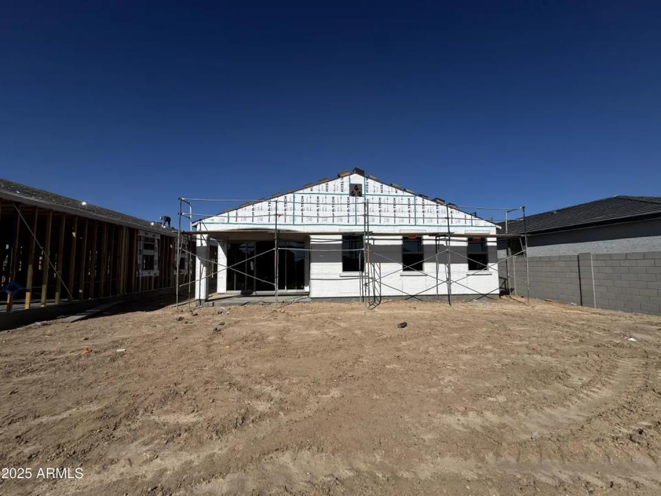 Real Estate Picture 8