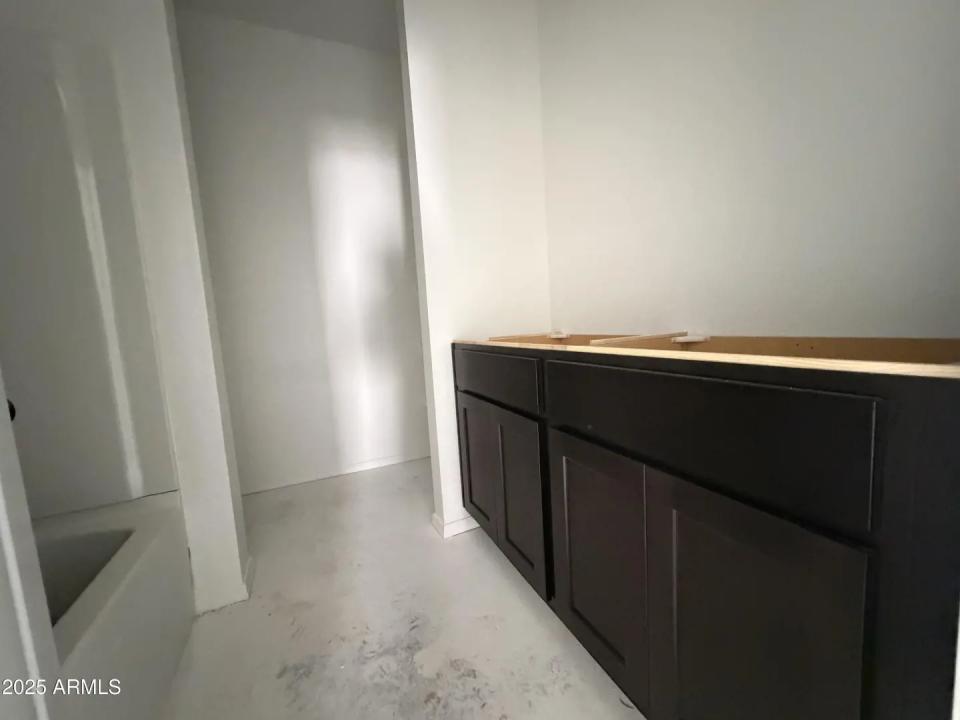 Real Estate Picture 6