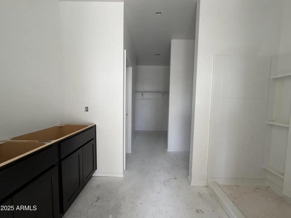 Real Estate Picture 12