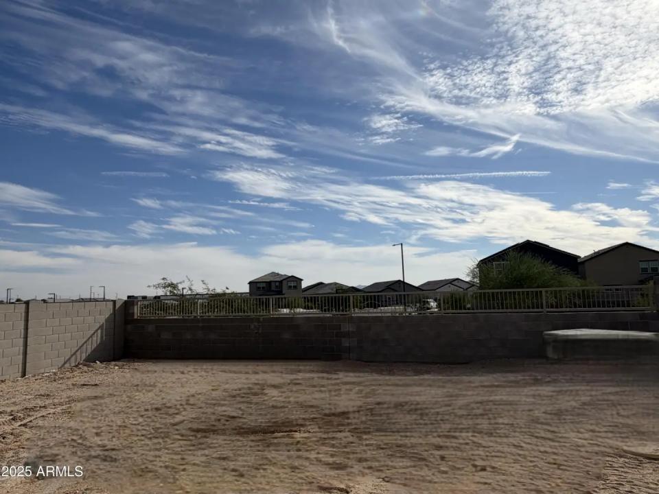 Real Estate Picture 13