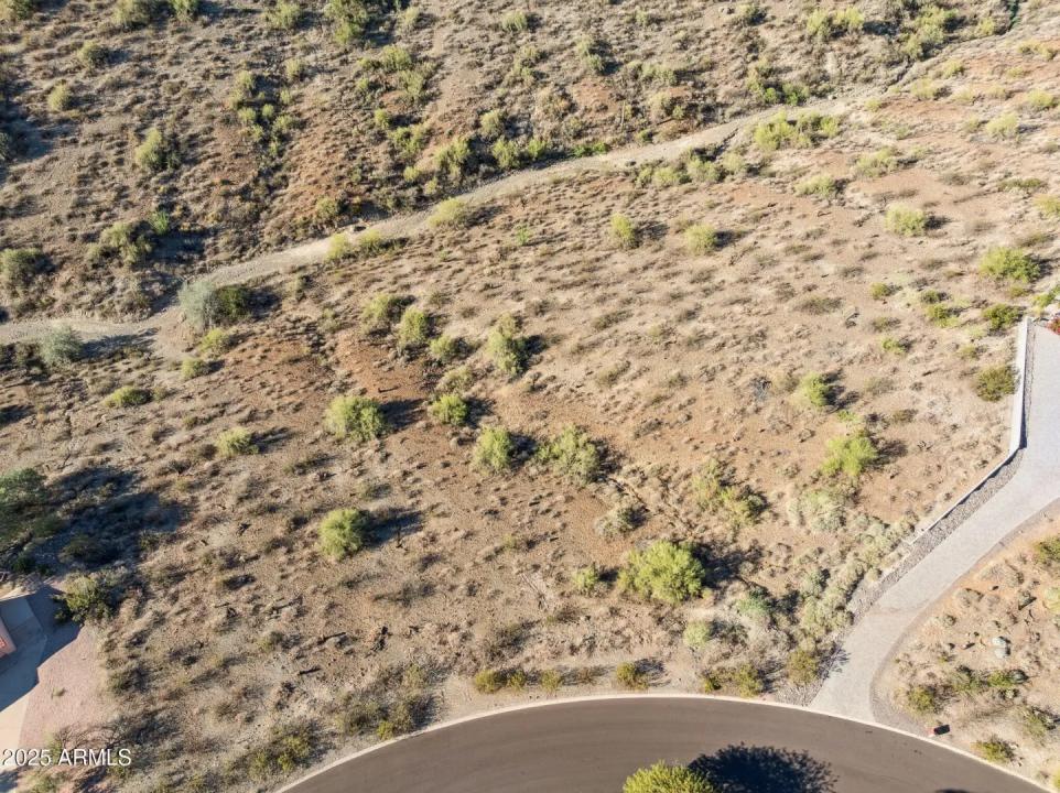 Real Estate Picture 3