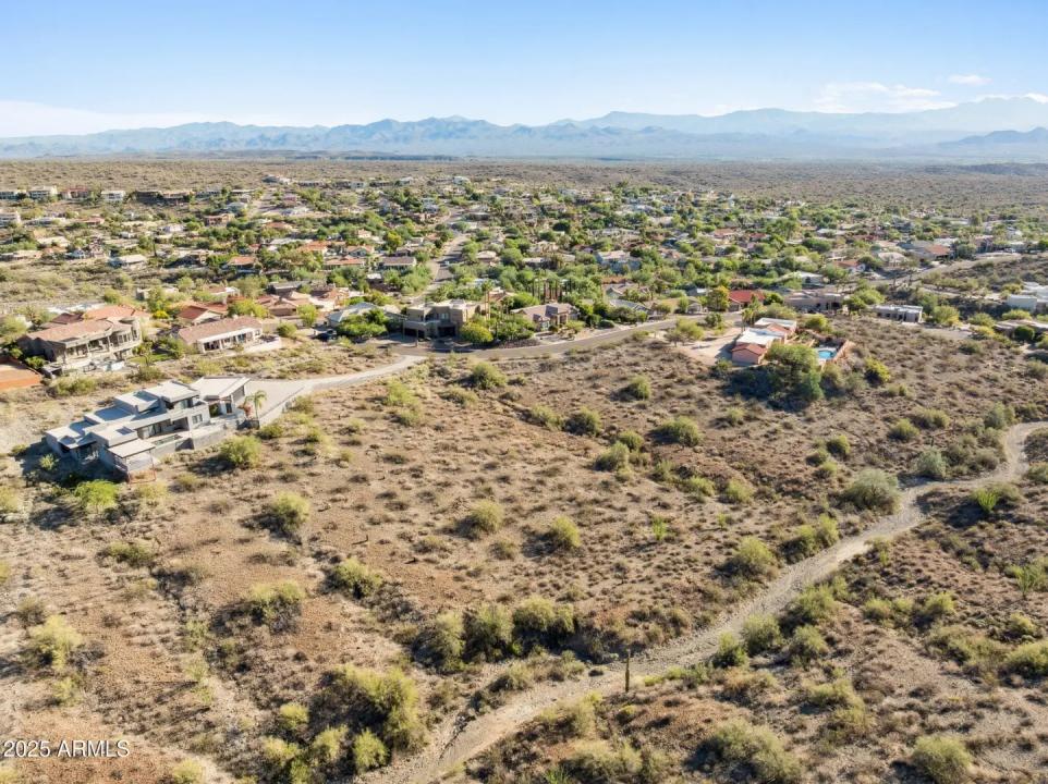Real Estate Picture 7
