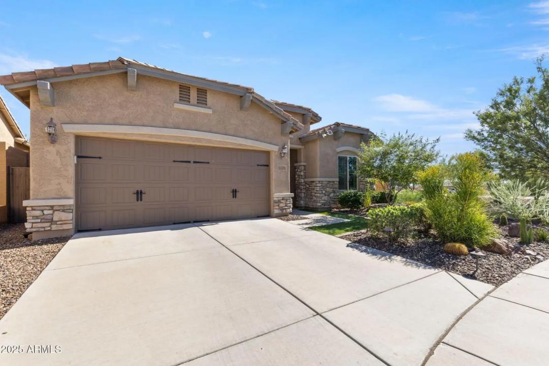 Real Estate Picture 3