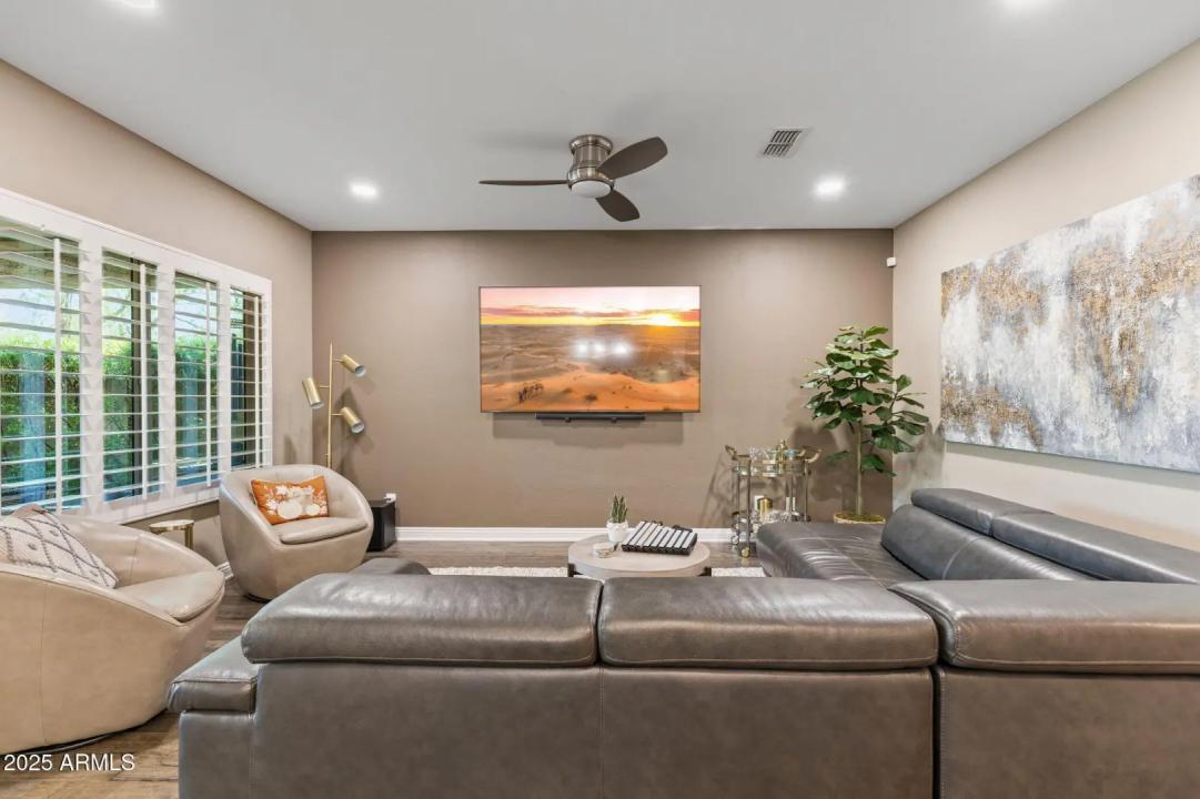 Real Estate Picture 13