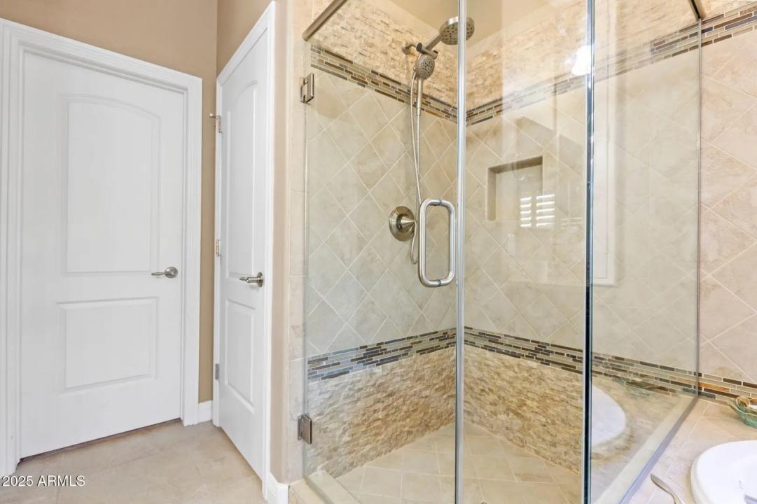 Real Estate Picture 22