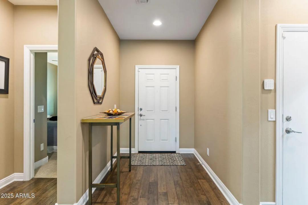 Real Estate Picture 4
