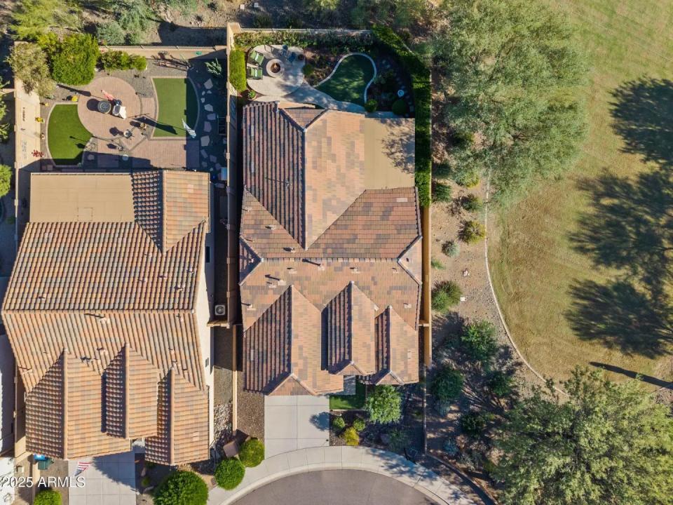 Real Estate Picture 2