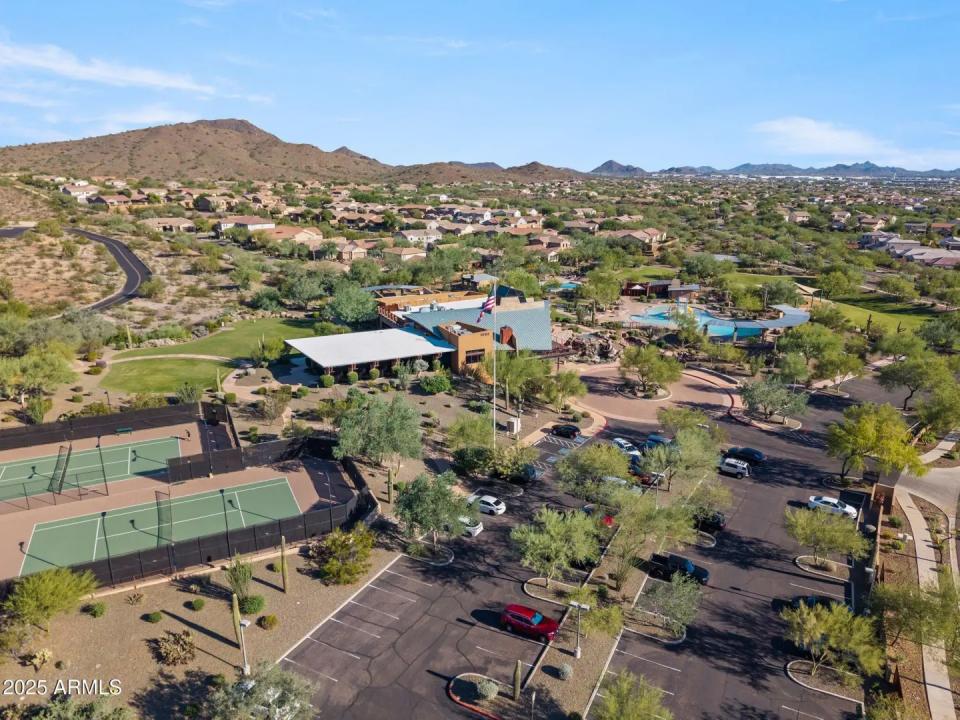 Real Estate Picture 43