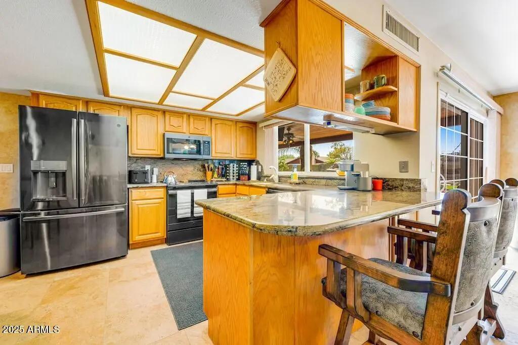 Real Estate Picture 9