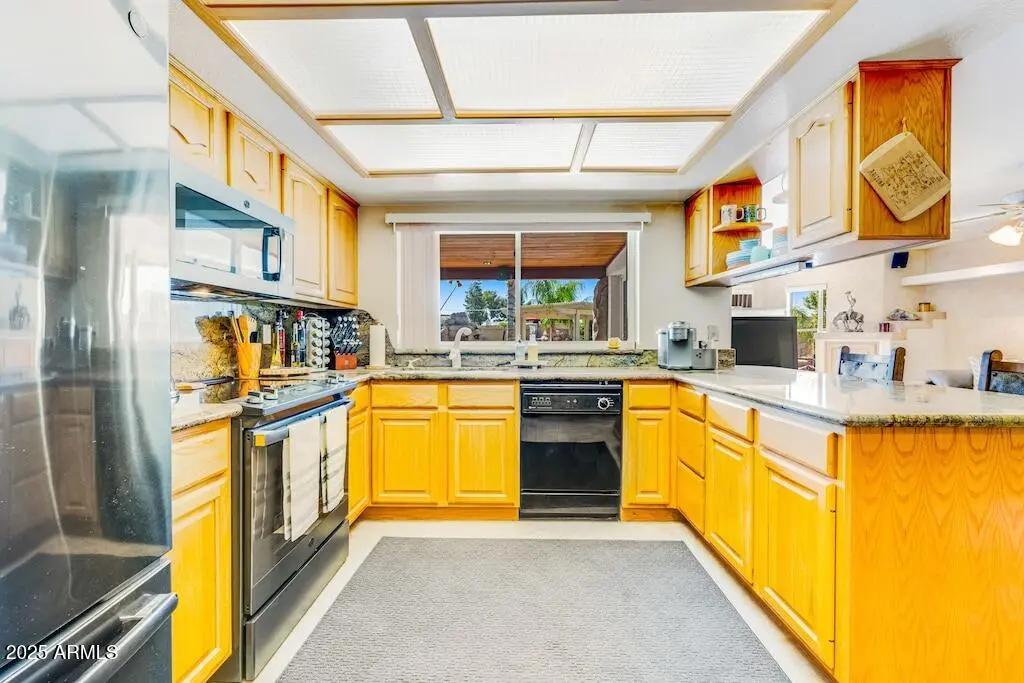 Real Estate Picture 10