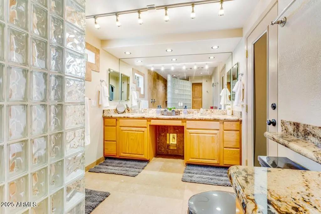 Real Estate Picture 16