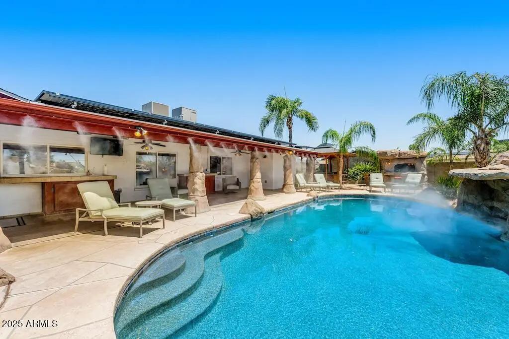 Real Estate Picture 4