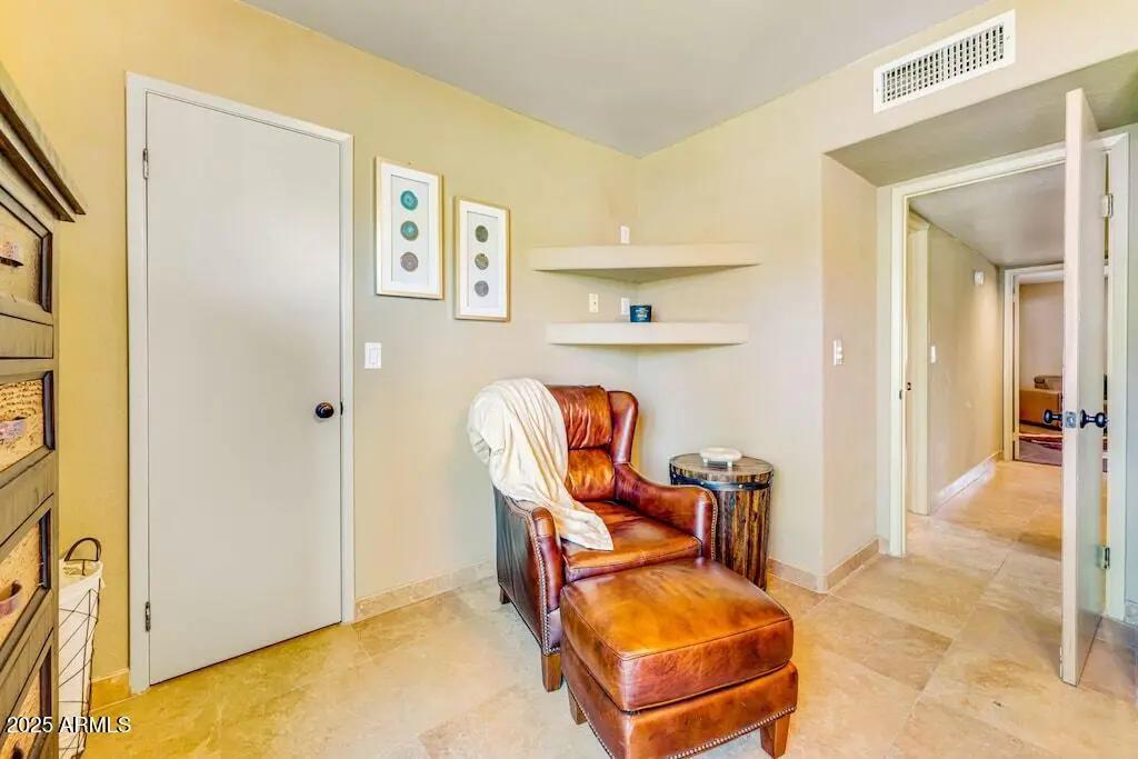 Real Estate Picture 25